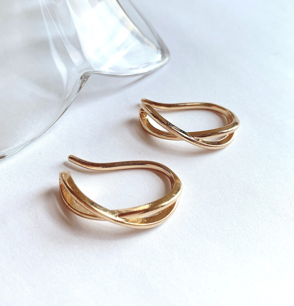 ❤️お得セット❤️  リボンゴールド　イヤーカフ　両耳用 2枚目の画像