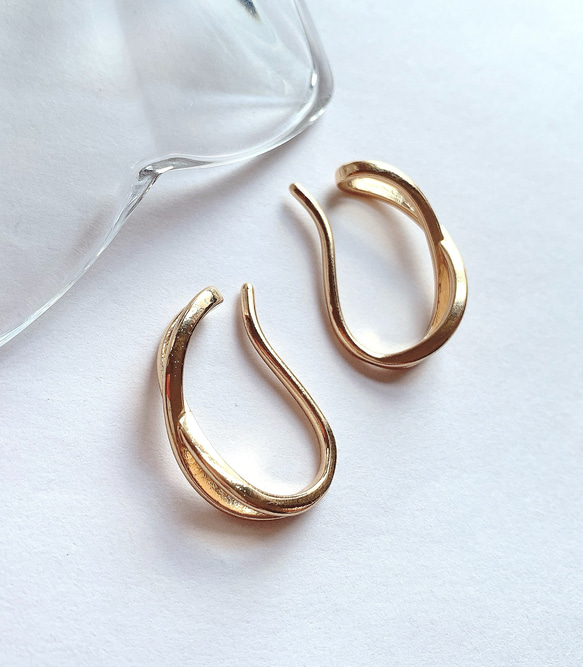 ❤️お得セット❤️  リボンゴールド　イヤーカフ　両耳用 1枚目の画像