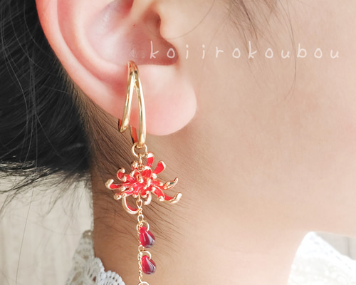 赤い彼岸花のイヤーカフⅢ イヤーカフ koiirokoubou 通販 12554138