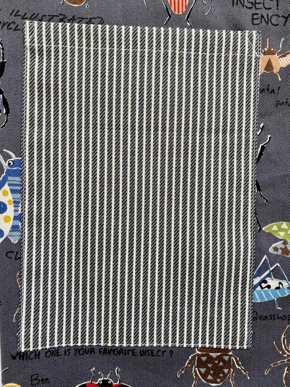 昆虫柄⭐︎120〜130こどもエプロン、三角巾、巾着の3点セット 4枚目の画像