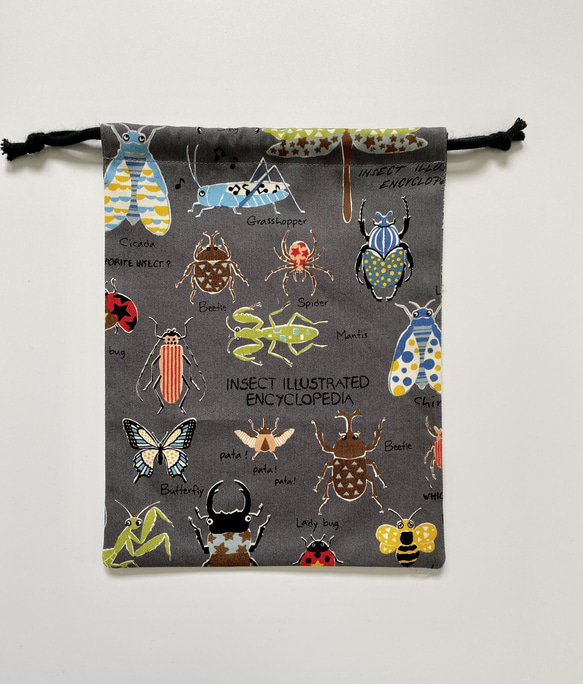 昆虫柄⭐︎120〜130こどもエプロン、三角巾、巾着の3点セット 9枚目の画像