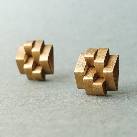 軽いアンティークゴールドのシンプル紙イヤリング(ピアス)　金属アレルギー対応　誕生日や敬老の日クリスマスギフト七五三にも