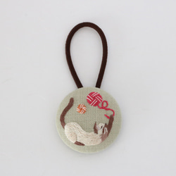 シャム猫と毛糸　手刺繍ブローチ/ヘアゴム 5枚目の画像