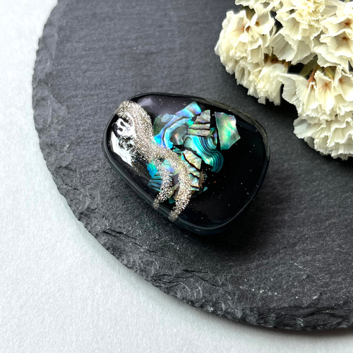 愛され作品》《多色展開》螺鈿細工風帯留め 帯留め GUMI 通販 12563756