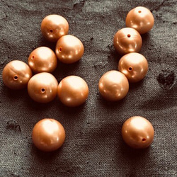 #226 淡水真珠素材　1ペア　シャンパンゴールド　金茶　セミラウンド〜可愛いポテト型8㍉　淡水パール素材 3枚目の画像