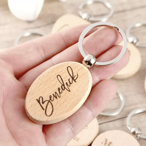 オーダーメイド・名入れ】3個以上〜@550 ウッドキーホルダー 席札