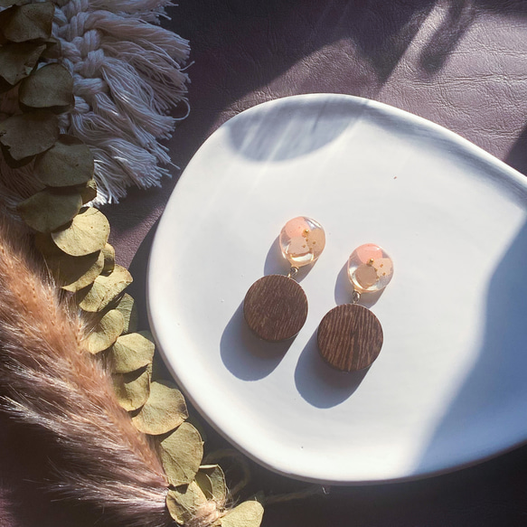 ペイント耳飾り【木の実いっぱい】　レジン　プラバン　木の実　フルーツ　ウッド　大人かわいい 6枚目の画像