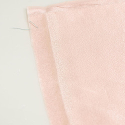正絹　サーモンピンクのぼかしはぎれ　2枚セット　和小物、つまみ細工などに 3枚目の画像