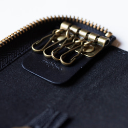 日本製　手触りのいいハラコ素材で作った　4連キーケース　牛毛皮　スマートキー　ダルメシアン　apo-16nch 6枚目の画像