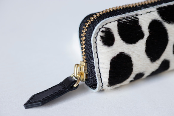 日本製　手触りのいいハラコ素材で作った　4連キーケース　牛毛皮　スマートキー　ダルメシアン　apo-16nch 3枚目の画像