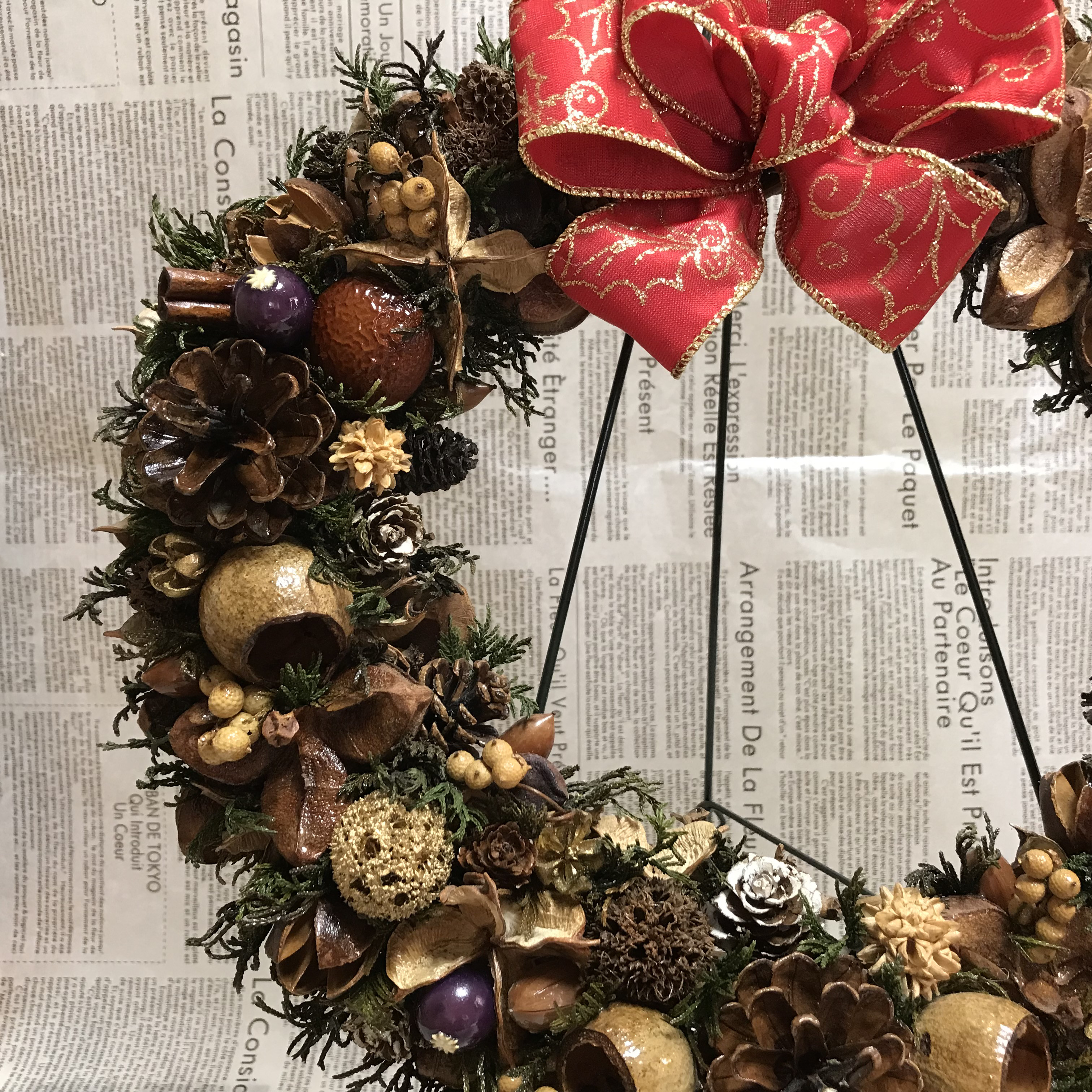 《X'mas》北欧の森の木の実のリースベル付き　最大34ｃｍ（一点限定）