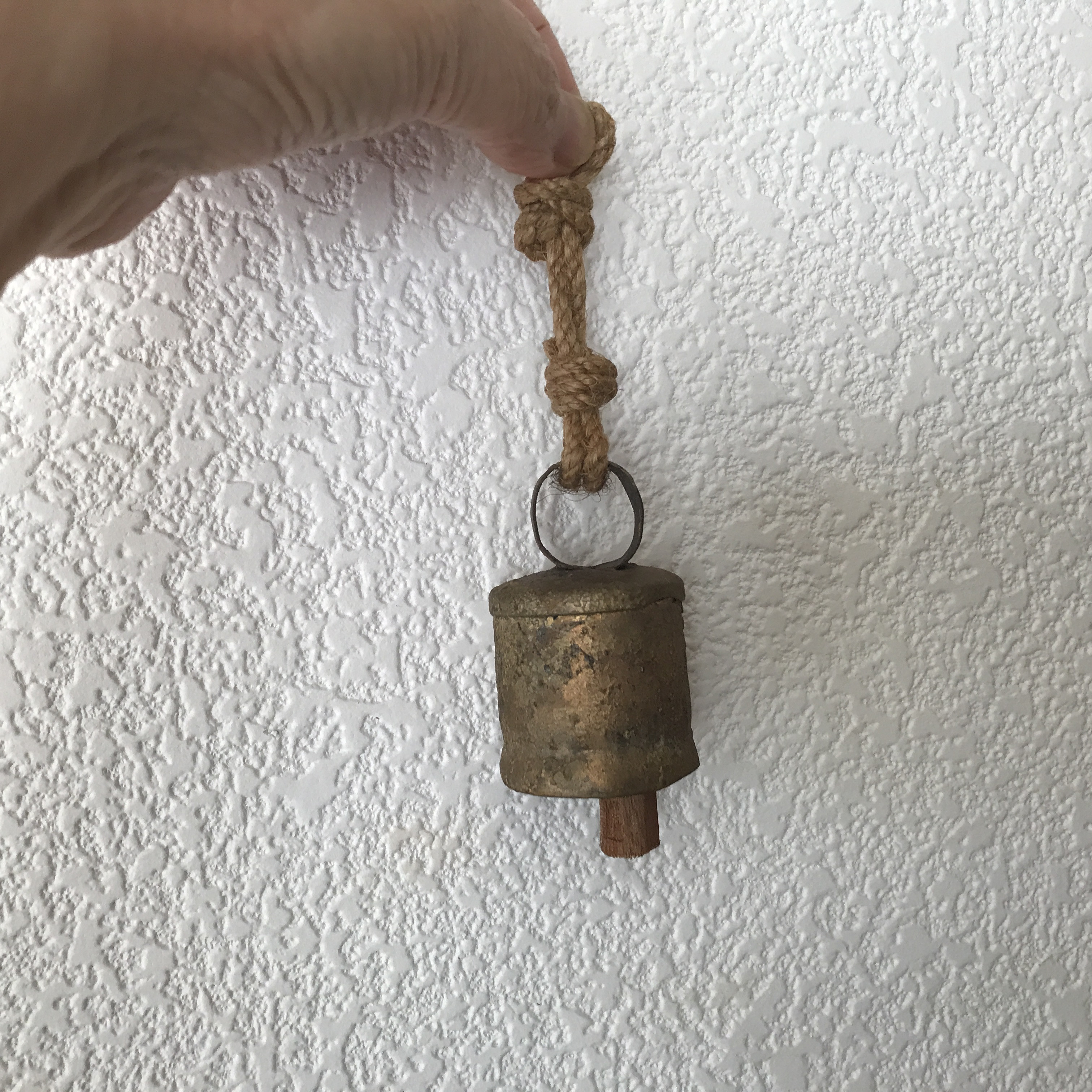 《X'mas》北欧の森の木の実のリースベル付き　最大34ｃｍ（一点限定）