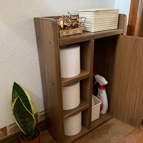 トイレ収納ラック(扉付)ウォルナット色 横35x奥行14x高さ53cm トイレ収納ラック(扉付)ウォルナット色 横35x奥行14x高さ53cm