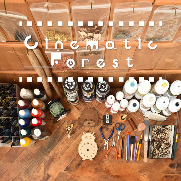 黒柴がリードを引っ張る時計 掛け時計 木製時計 