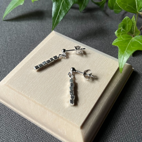 カレンシルバー ✶キューブビーズのシンプル SILVER 925 ピアス