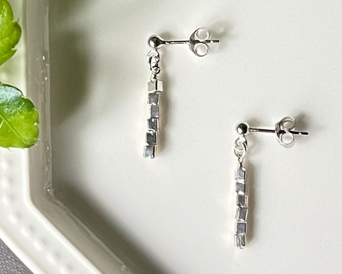 お取り置きカレンシルバー　ピアスor イヤリング きらめくカレンシルバーの雫とジュズダマの耳飾り / ピアス or