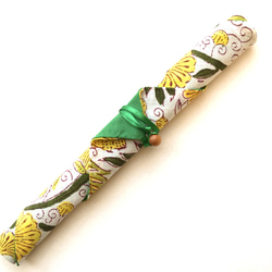 お箸袋　カトラリーケース　ハンドブロックプリント　黄色×緑　木製ビーズ 2枚目の画像