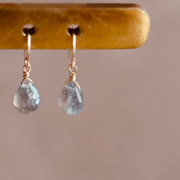 強シラー 宝石質 ラブラドライト 3粒 ピアス 14kgf 強シラー 宝石質 ラブラドライト 3粒 ピアス 14kgf ☆人と人を