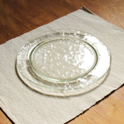 在庫限り：リサイクルガラスの食器　リム皿　ライトグリーン(φ24cm) 1枚目の画像