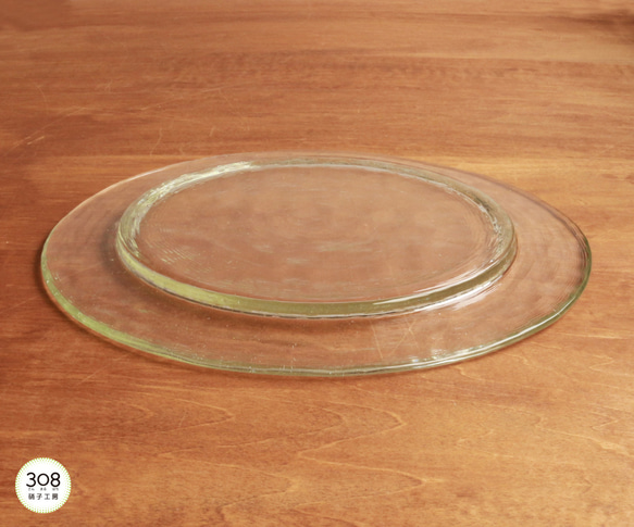 在庫限り：リサイクルガラスの食器　リム皿　ライトグリーン(φ24cm) 5枚目の画像