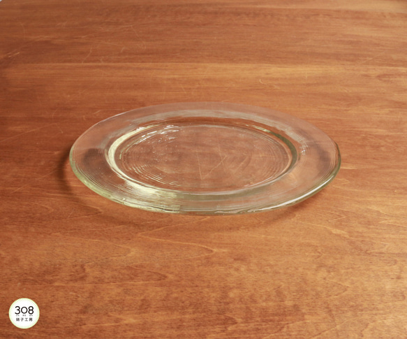 在庫限り：リサイクルガラスの食器　リム皿　ライトグリーン(φ16cm) 5枚目の画像