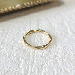 K10リング】重ね付けにもおすすめ シンプルなウェーブリング.太ver