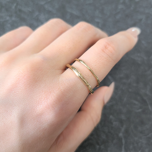 K10リング】重ね付けにもおすすめ シンプルなウェーブリング.太ver