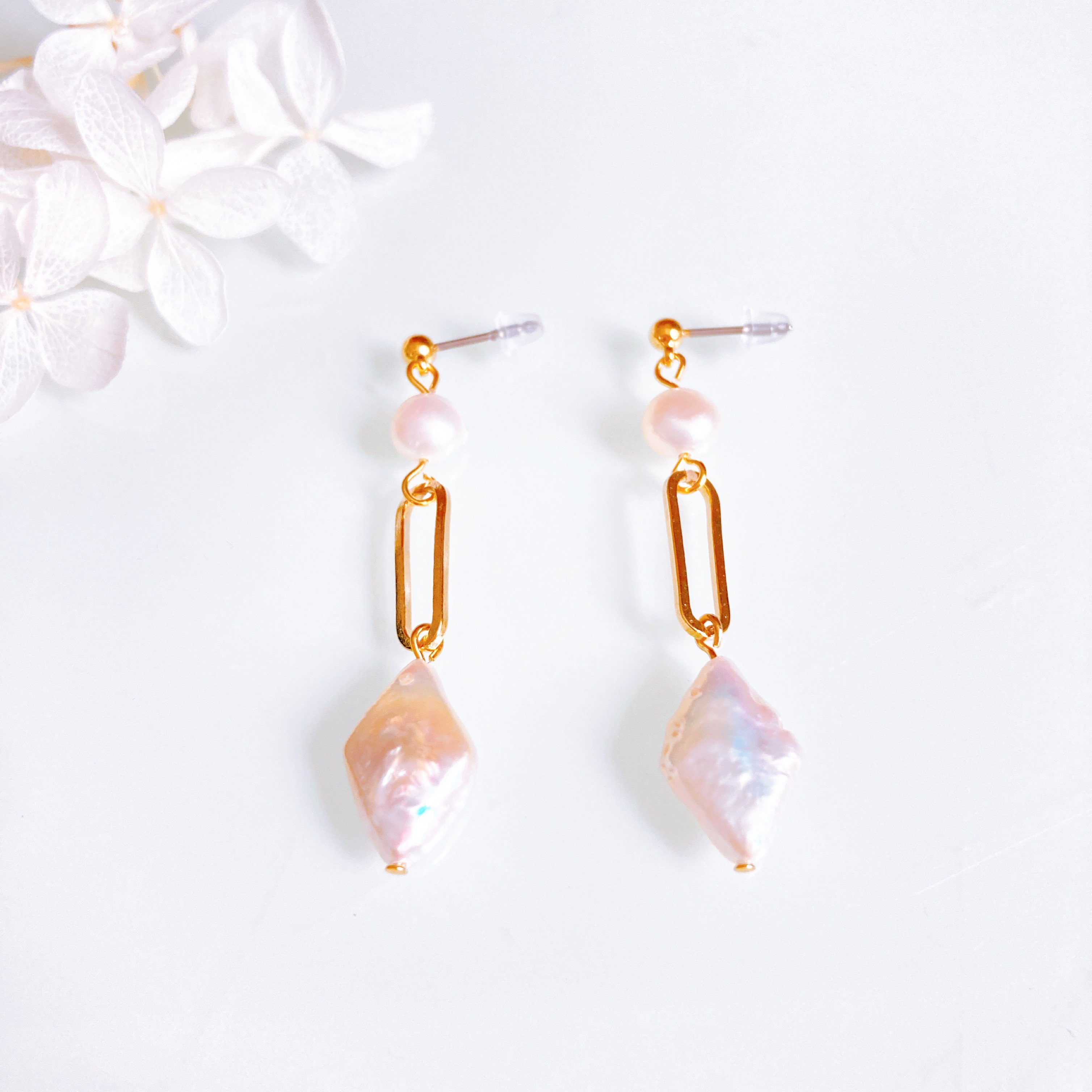 《6月誕生石》ダイヤ型淡水パールのポストピアス/イヤリング　チタン製　誕生日プレゼント　金属アレルギー対応 4,212円