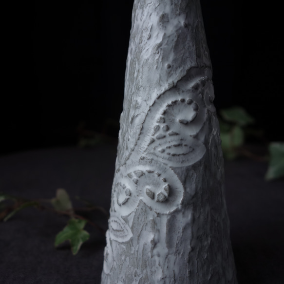 フラワーベース16　”ツタ” 花器 陶器　一輪挿し 置物 5枚目の画像