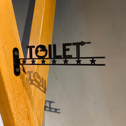 『TOILET（トイレ）』_サイン/看板/ルームプレート/案内板_002 2枚目の画像