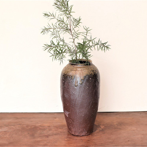 重厚感花器備前焼24