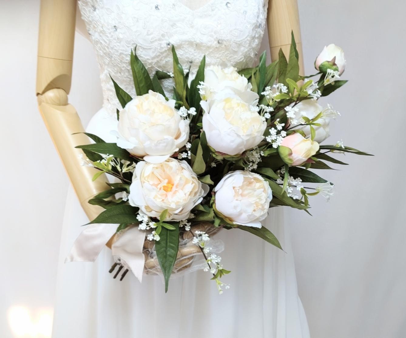 ウエディング洋装、和装ブーケ(淡いニュアンスカラーのピオニー)世界でひとつ貴女だけにお勧めします。