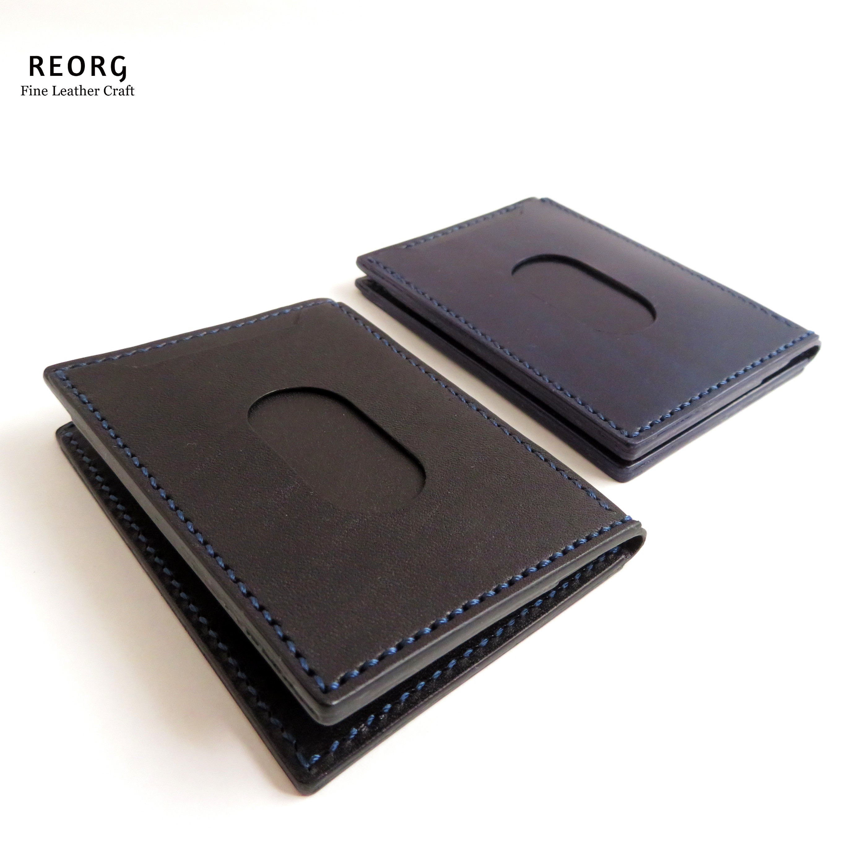 カード4枚収納 本革の2つ折りパスケース