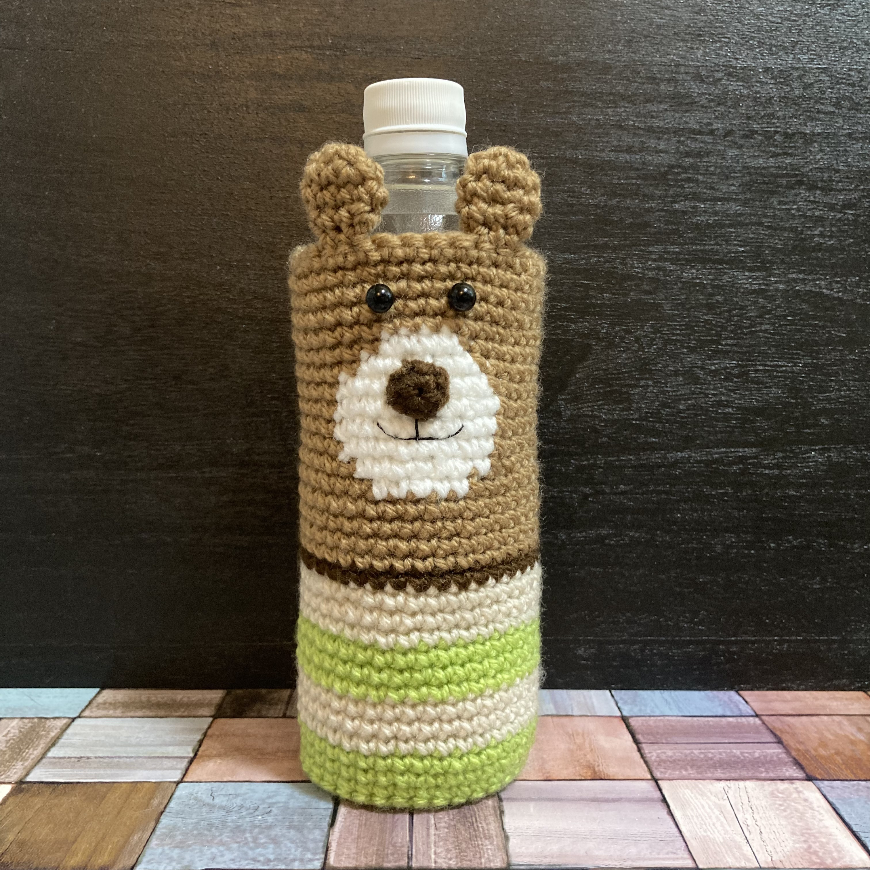 ペットボトルカバー　ミニ　くまちゃんとプレゼント　本革持ち手　ハンドメイド ハンドメイド ペットボトルカバー くま柄｜Yahoo!フリマ（旧