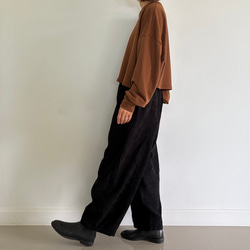 しっとりコーデュロイが作る。秋冬だけのロングパンツ。ゆったりなのにスッキリ見せ。黒 17枚目の画像