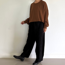 しっとりコーデュロイが作る。秋冬だけのロングパンツ。ゆったりなのにスッキリ見せ。黒 2枚目の画像