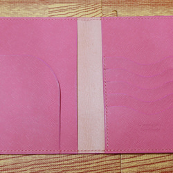 本革　サフィアーノ調型押し　パスポート・お薬手帳・通帳ケース　ピンク 2枚目の画像