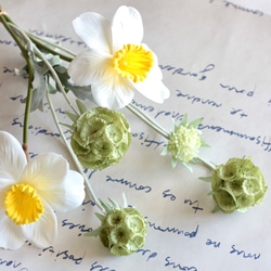 【ラッパスイセンとクーゲル】｜アーティフィシャルフラワー 花瓶アレンジ| 冬｜ギフト・インテリア雑貨 8枚目の画像