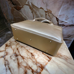 熱門方形波士頓包，日本製造，全牛皮，真皮，輕便，真皮收縮，粉金 第3張的照片