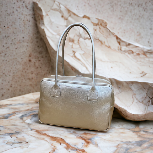 熱門方形波士頓包，日本製造，全牛皮，真皮，輕便，真皮收縮，粉金 第2張的照片