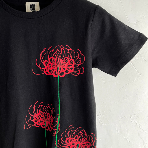 レディースカラー柄Tシャツ Mサイズ 手描きのカラーの花柄Tシャツ ブラック 青蓮柄Tシャツ ブラック 手描きで描いた蓮の花のTシャツ 夏 Tシャツ