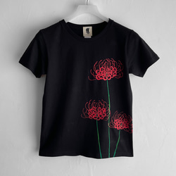 彼岸花柄Tシャツ ブラック 手描きで描いた彼岸花柄Tシャツ 曼珠沙華 秋 黒 6枚目の画像