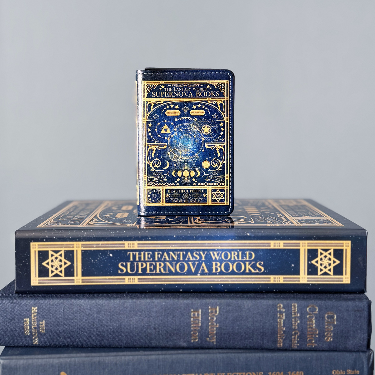 小さな本のような名刺入れ 