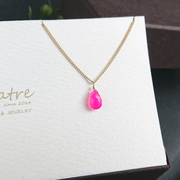 フューシャピンクカルセドニー【Pink Chalcedony】ひと粒ネックレス 2枚目の画像