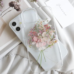 ナチュラルピンクのブーケ 押し花スマホケース iPhone15Android カスミソウ スマホケース　16e 3枚目の画像