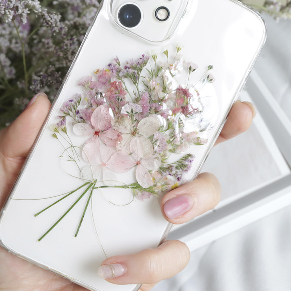 ナチュラルピンクのブーケ 押し花スマホケース iPhone15Android カスミソウ スマホケース　16e 6枚目の画像