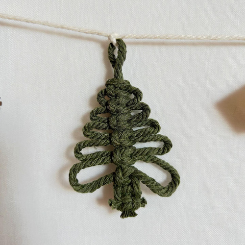 NO．432『マクラメ・クリスマスガーランド・タペストリー』 NO．432『マクラメ・クリスマスガーランド・タペストリー』