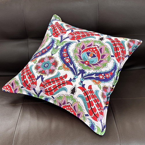 華やかさ溢れる‼︎トルコの象徴 チューリップとカーネーション模様の