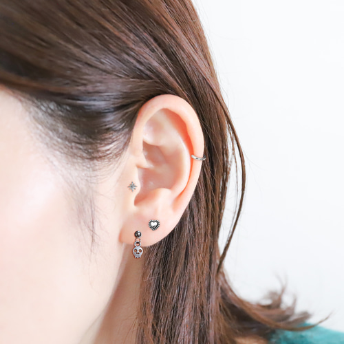 5ミリ　もっと！小粒なおばけとモンスター　小さい　ハンドメイドピアス　小ぶり 5ミリ もっと！小粒なおばけとモンスター 小さい ハンドメイドピアス