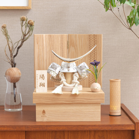 ことの兜（0601）（銀伊達政宗）ナチュラル｜コンパクトな五月人形